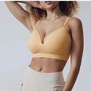 Athleta NWT Embrace Bra Small D-DD Yellow